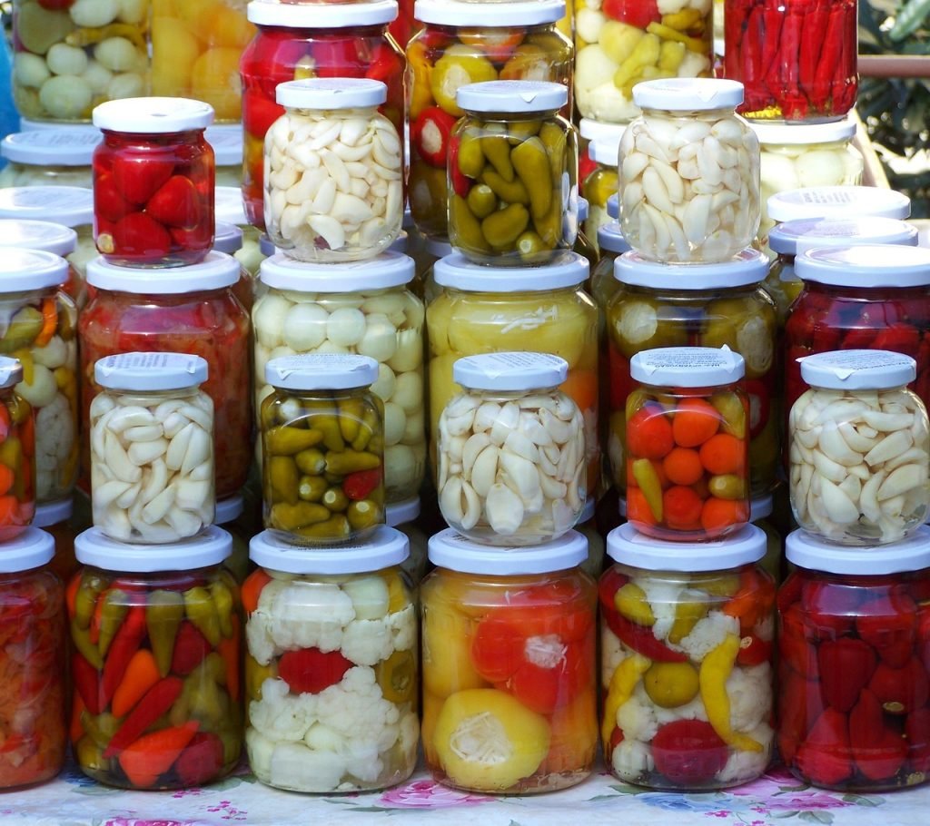 Sfaturile bunicii pentru conserve murate si in otet
