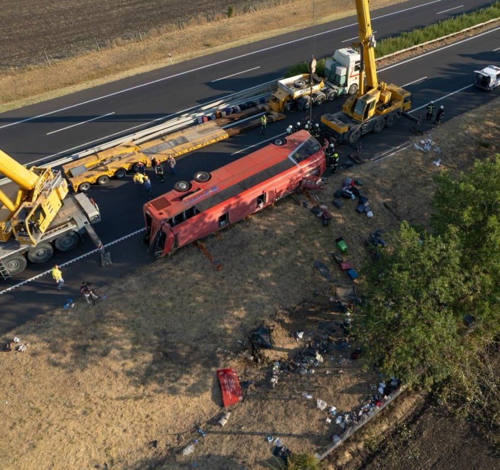 Accident de autocar în Ungaria: 12 morți și 20 de răniți pe autostrada M3