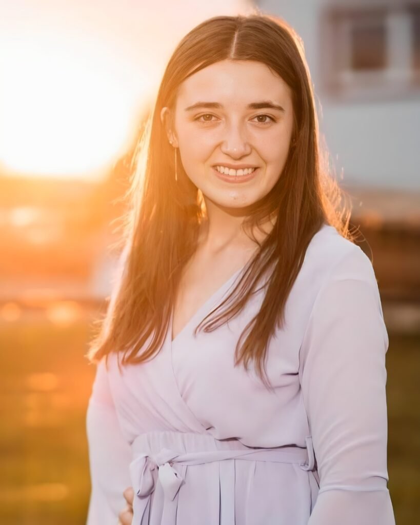 Andreea, 22 de ani, înjunghiată mortal de fostul iubit. Agresorul, găsit spânzurat