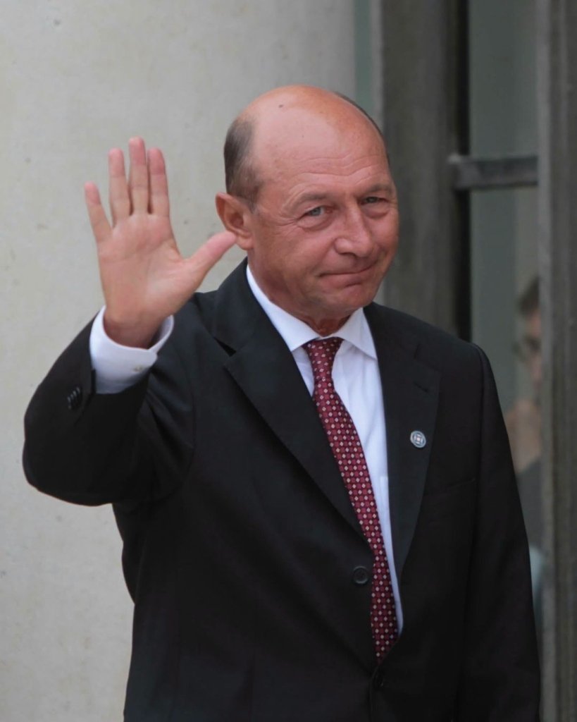 Ion Cristoiu îl propune pe Băsescu premier. Ipoteza care a surprins