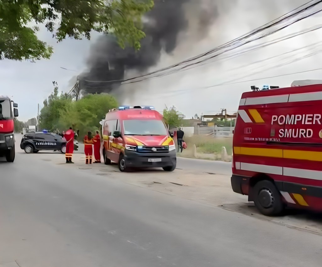 Incendiu la un depozit de diluanți în Ploiești. RO-Alert emis