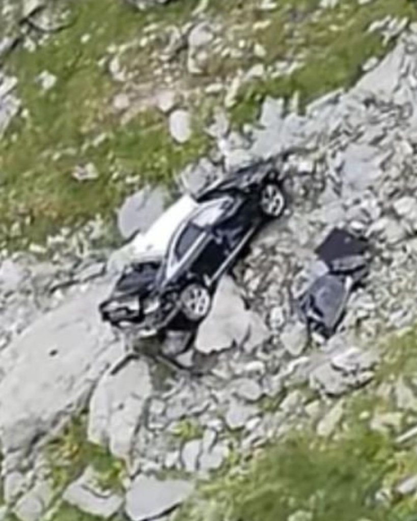 Mașină căzută în râpă pe Transfăgărășan. Al doilea incident în două luni
