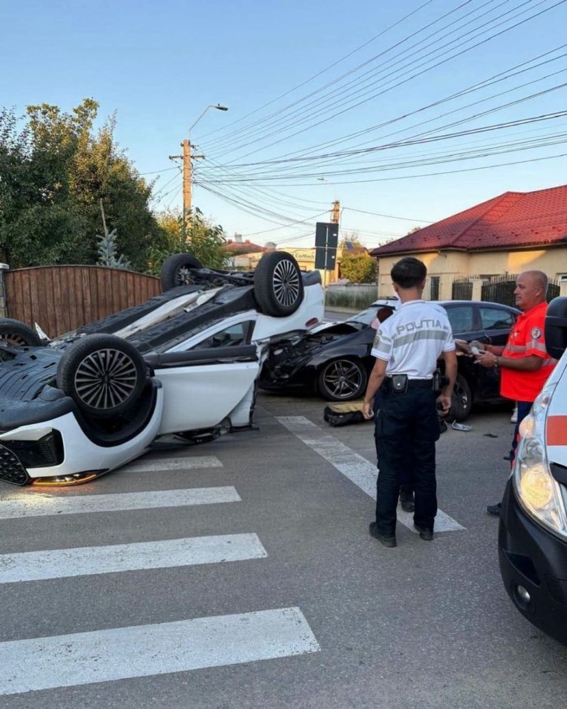 Accident în Botoșani: șapte răniți după ce o mașină s-a răsturnat