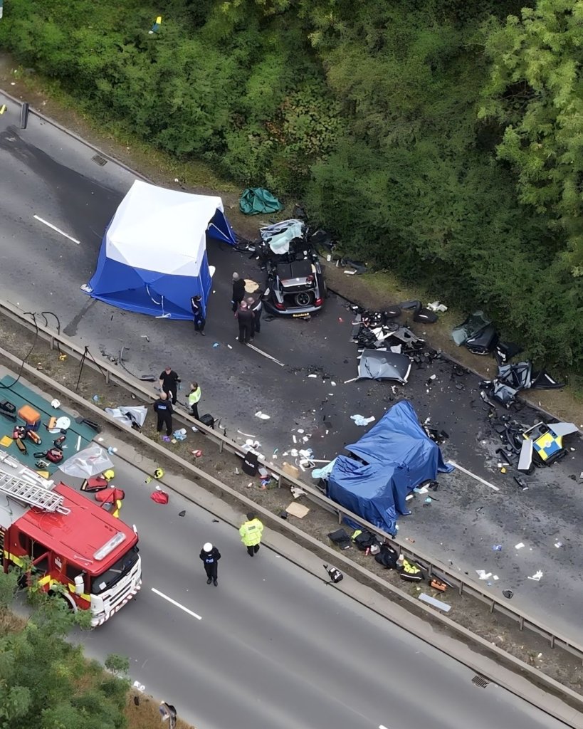 Accident mortal în Marea Britanie: șapte morți, doi polițiști printre victime