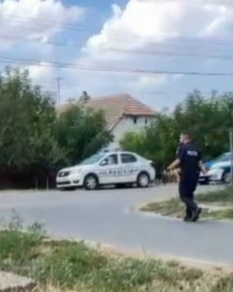 Bărbat cu ordin de protecție, și-a înjunghiat soția. Fiica de 13 ani l-a atacat cu cuțitul