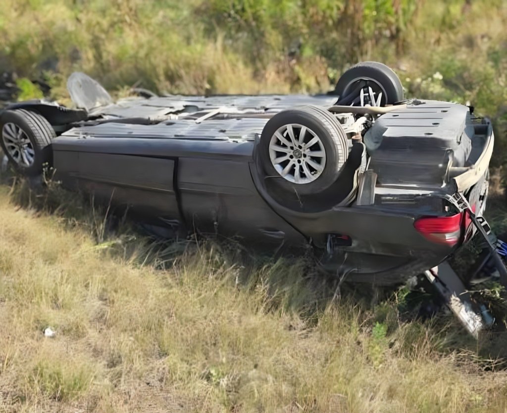 Accident pe centura Rădăuți. Doi tineri, transportați de urgență la spital