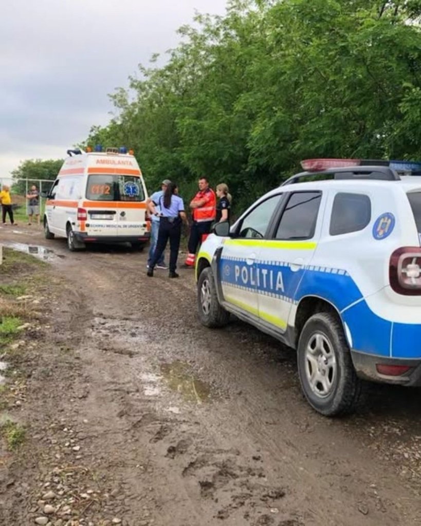 Bărbat de 75 de ani, ucis accidental de fiul său în curtea casei din Botoșani