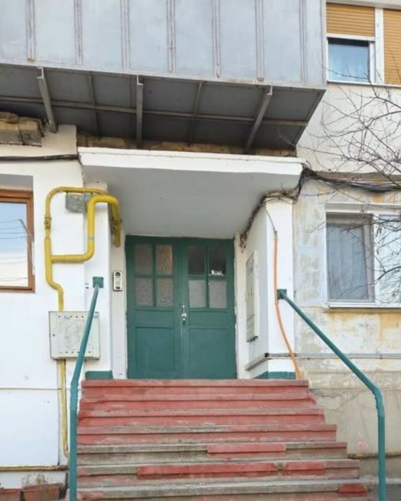 Femeie găsită moartă în apartament după două zile. Soțul nu a anunțat