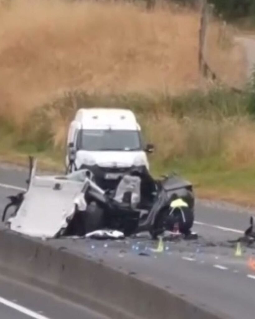 Cinci adolescenți morți pe autostrada M9. O familie, în stare critică