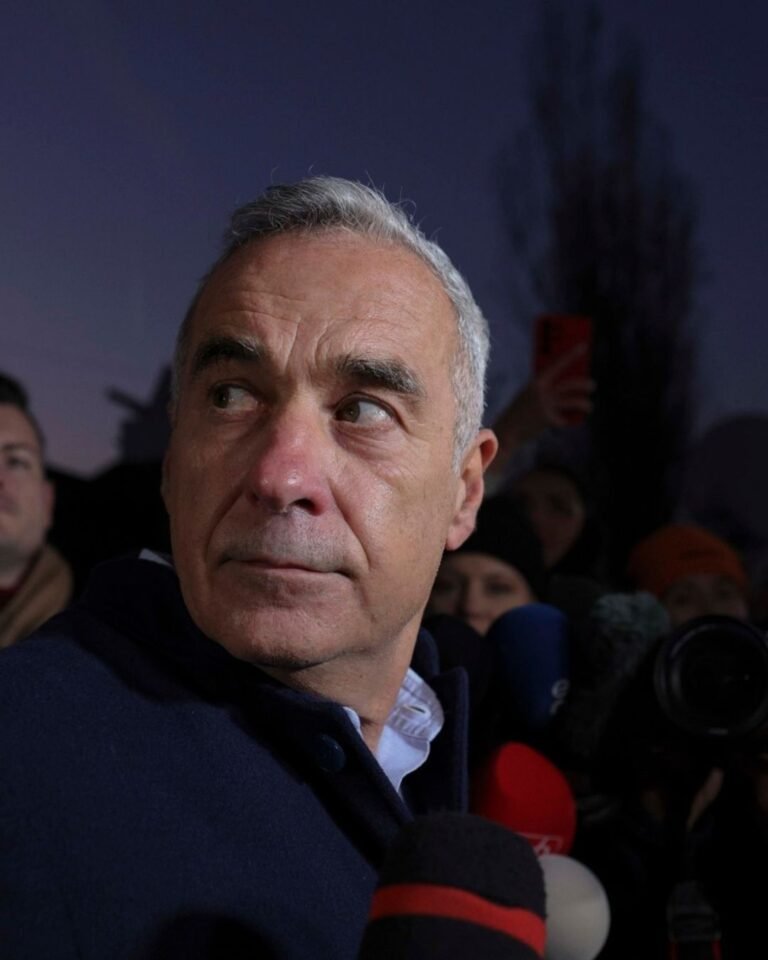 Călin Georgescu, mesaj pentru români transmis la Cisnădie, la târgul producătorilor locali. Fostul candidat la prezidențiale: „Nu uitați, prin roadele pământului, țăranul român vorbește cu Dumnezeu”