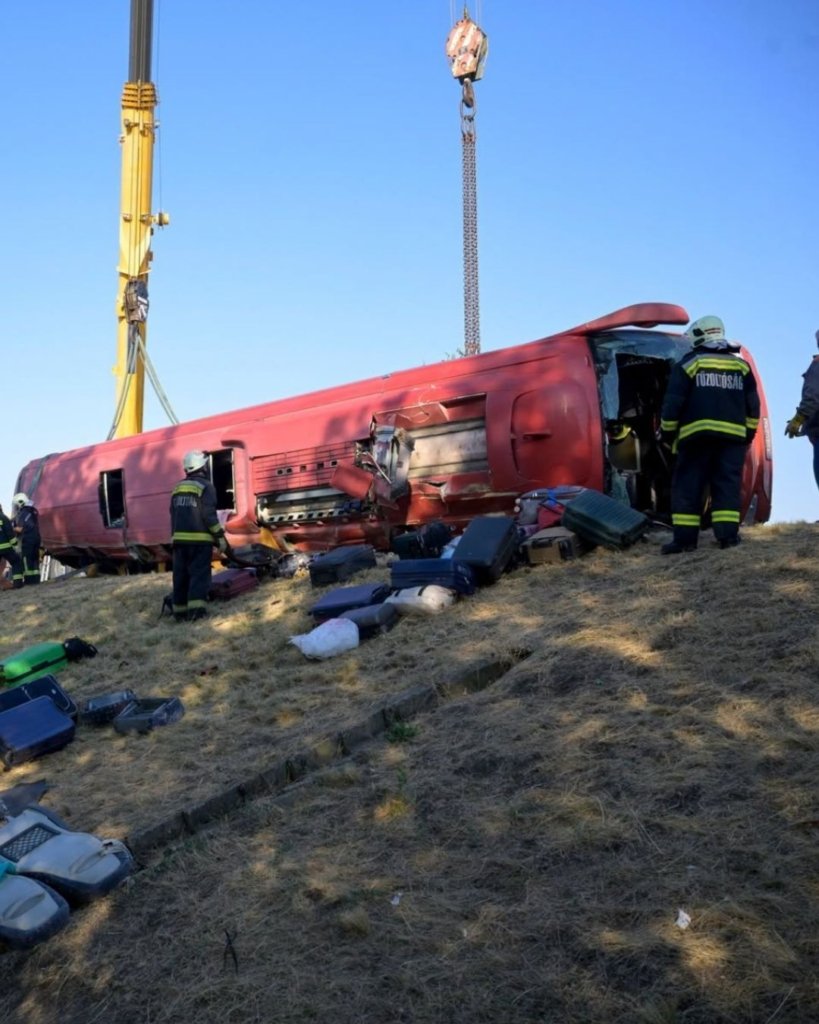 Accident grav în Ungaria: 12 morți după ce un autocar s-a răsturnat pe autostrada M3