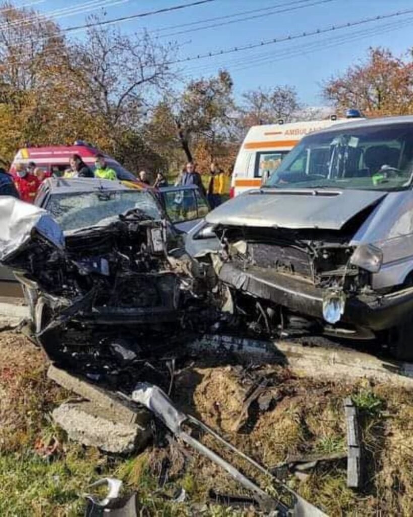 Voluntar SMURD la 24 de ani, alungat de martori la un accident pe DN14