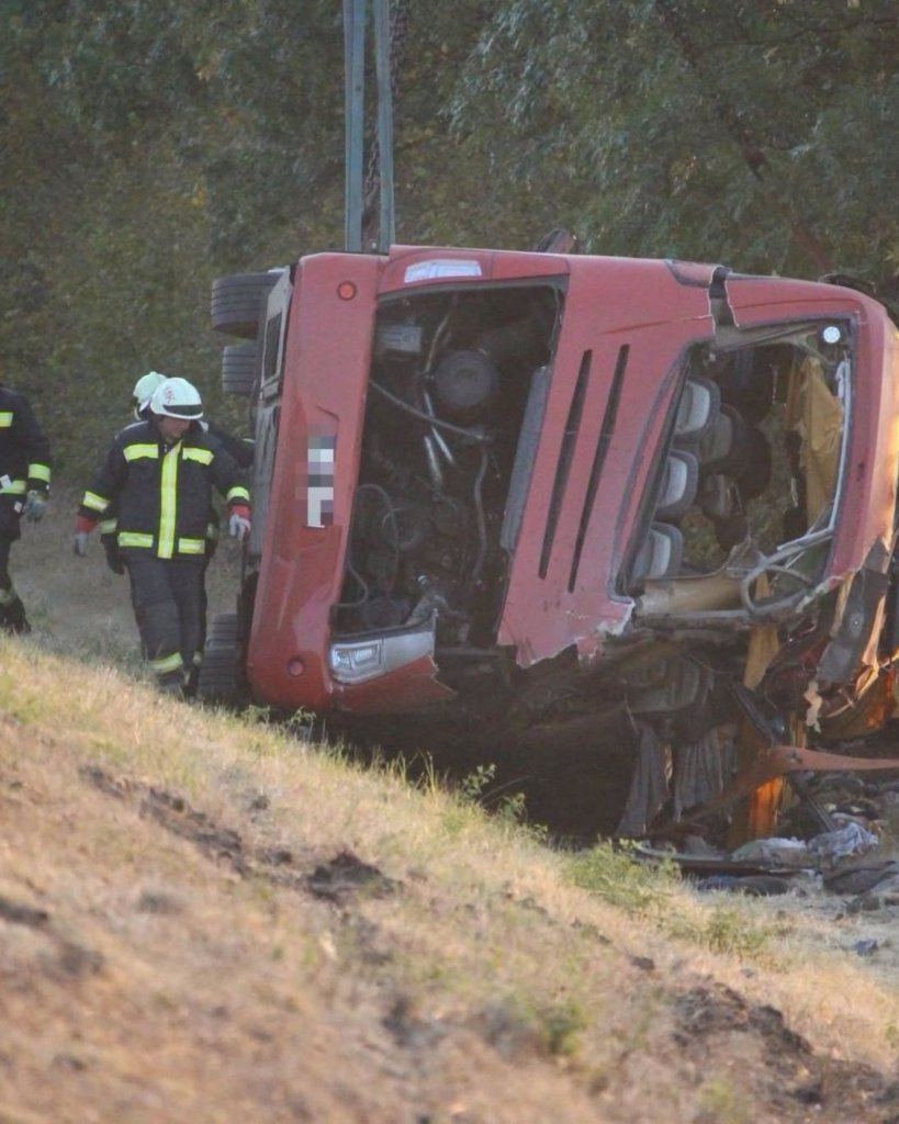 Autocar polonez răsturnat în Ungaria. 12 morți, 59 de răniți