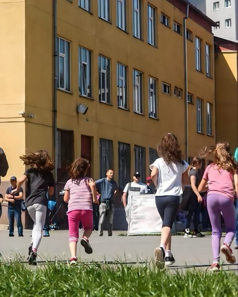 Anul școlar 2026-2027: două materii noi și admitere schimbată