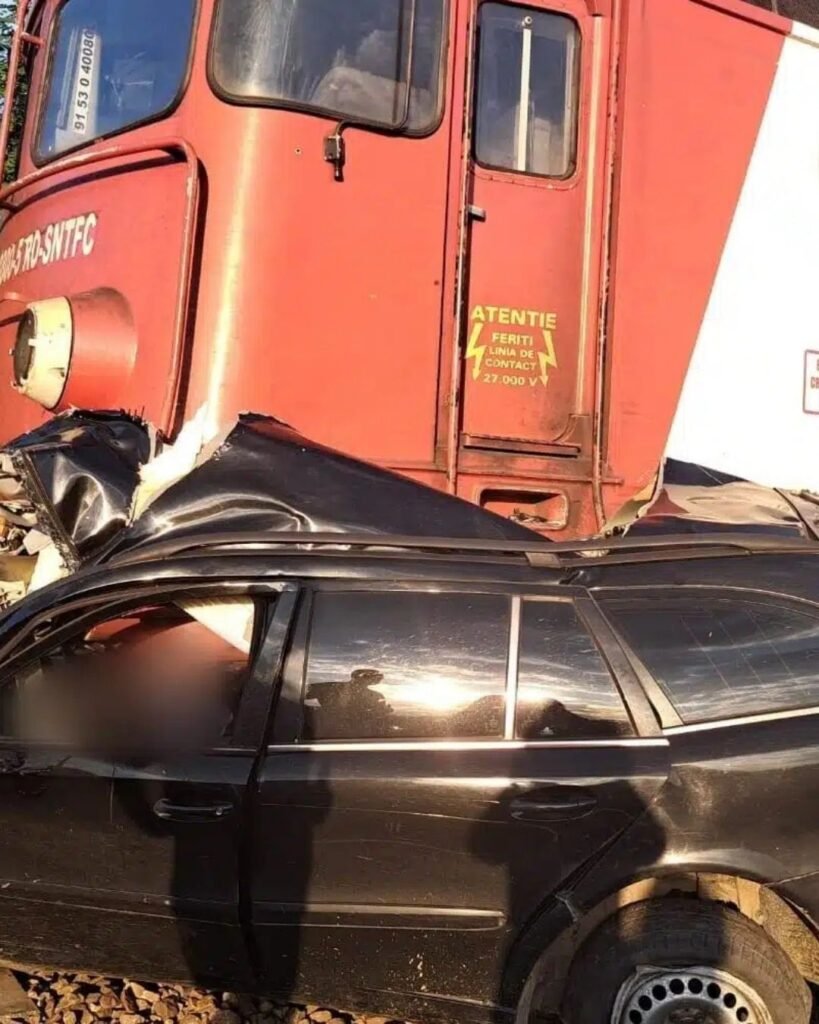 Alex, tânărul de 19 ani care a murit lovit de tren în Suceava