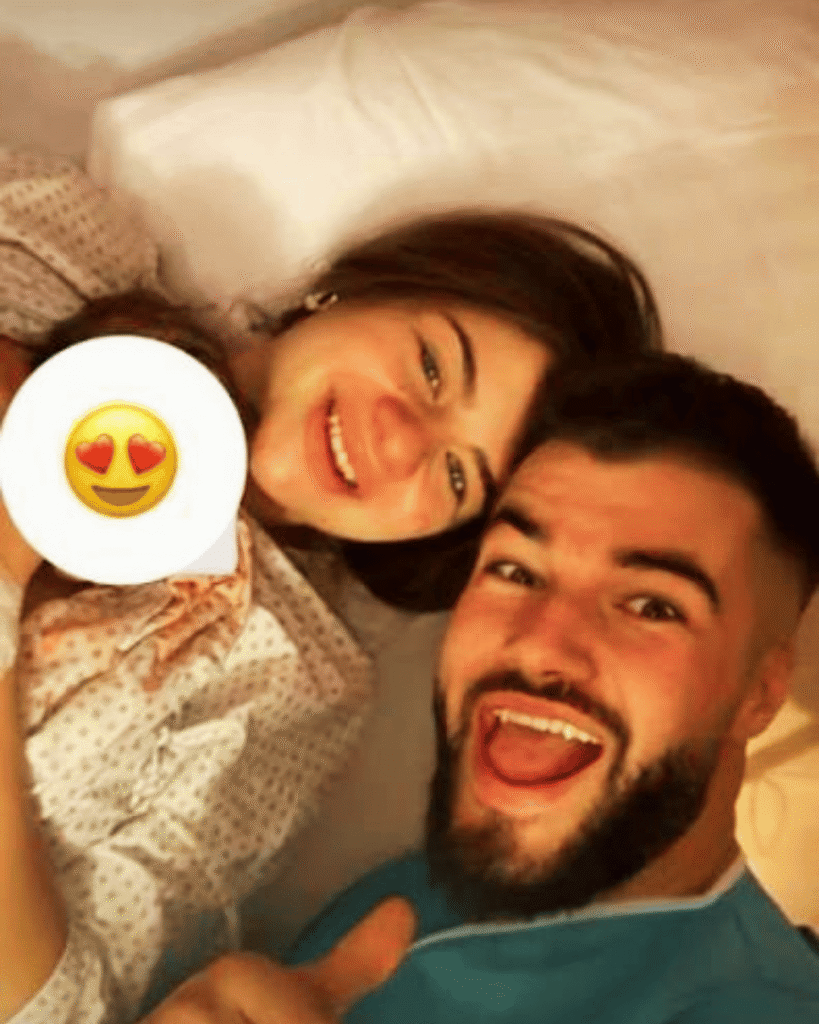 Iancu Sterp și Denisa Coțolan și-au mărit familia cu un cățeluș ciobănesc. Reacția micului David