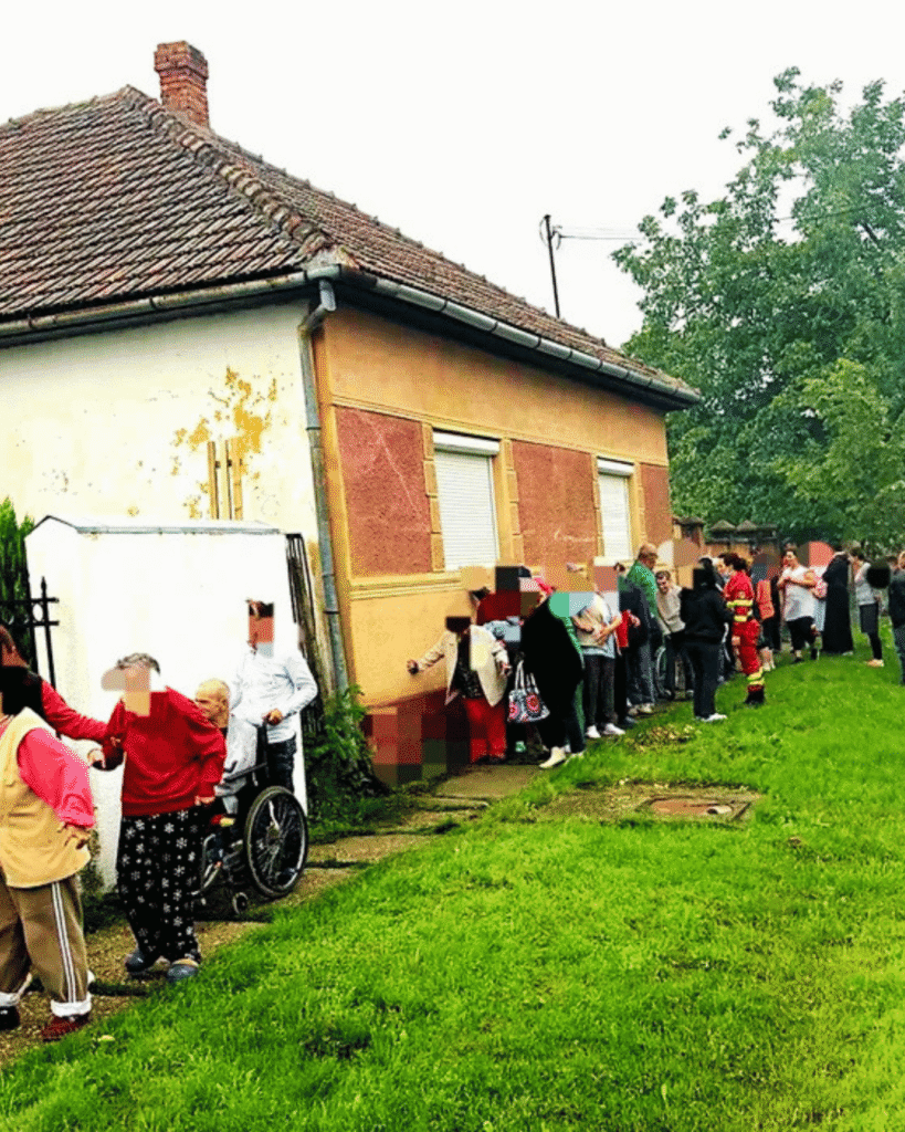 Incendiu la centrul de îngrijire din Sighișoara. 40 de persoane evacuate, una transportată la spital