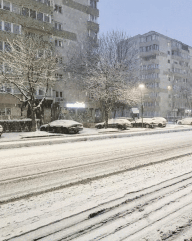 România se răcește brusc. Ninsoare la Bâlea Lac și minus 7 la Omu