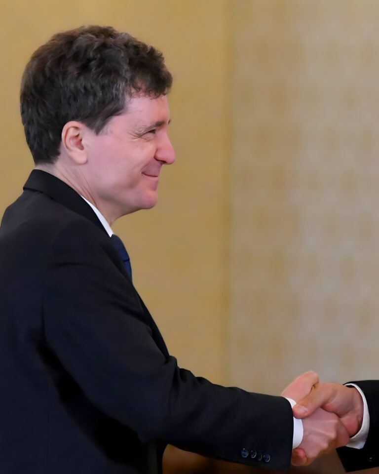 UDMR a blocat din nou varianta Tomac. Nicușor Dan caută alt premier