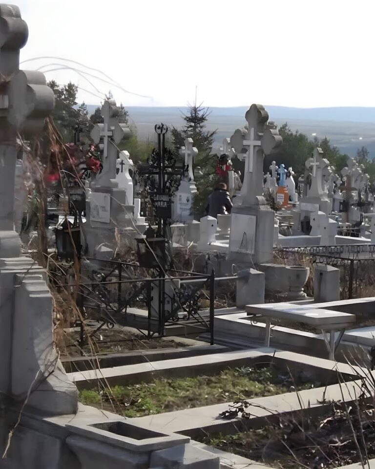 O înmormântare decentă costă peste 20.000 de lei. Ce acoperă statul