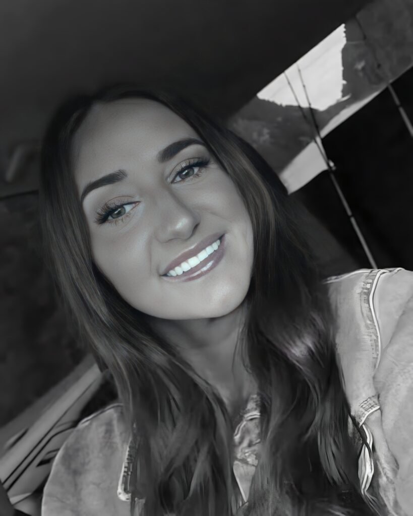 Baylee Johnson, 24 de ani, moartă după ce părul i s-a prins într-un kart