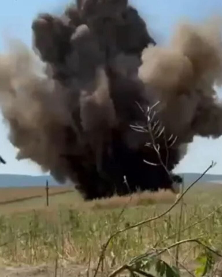 Fată de 14 ani, moartă în fața părinților după ce a căzut 90 de metri în gol. Familia era în vacanță când s-a petrecut tragedia