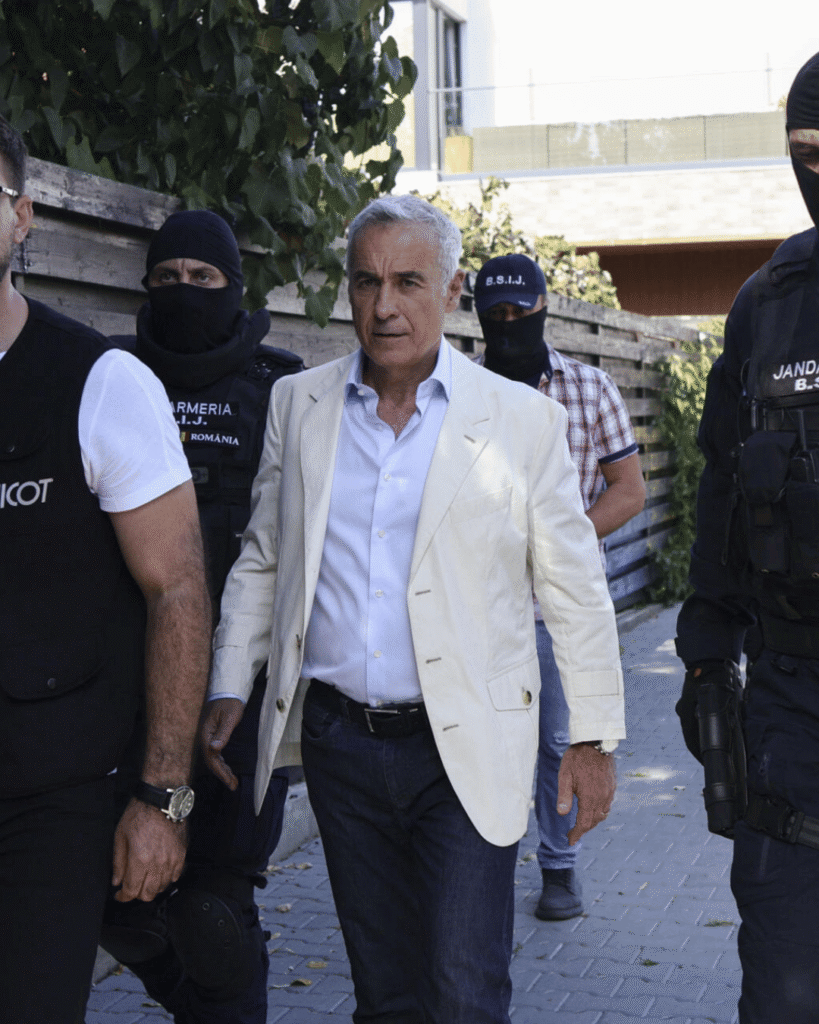 Călin Georgescu, reținut pentru înșelăciune. Ce conținea legitimația falsă găsită la domiciliu