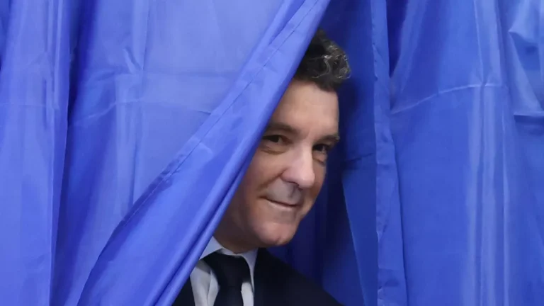 Desemnarea unui nou candidat pentru funcția de premier, amânată din nou! Șeful statului l-a luat în calcul pe Eugen Tomac, dar s-a lovit de un refuz